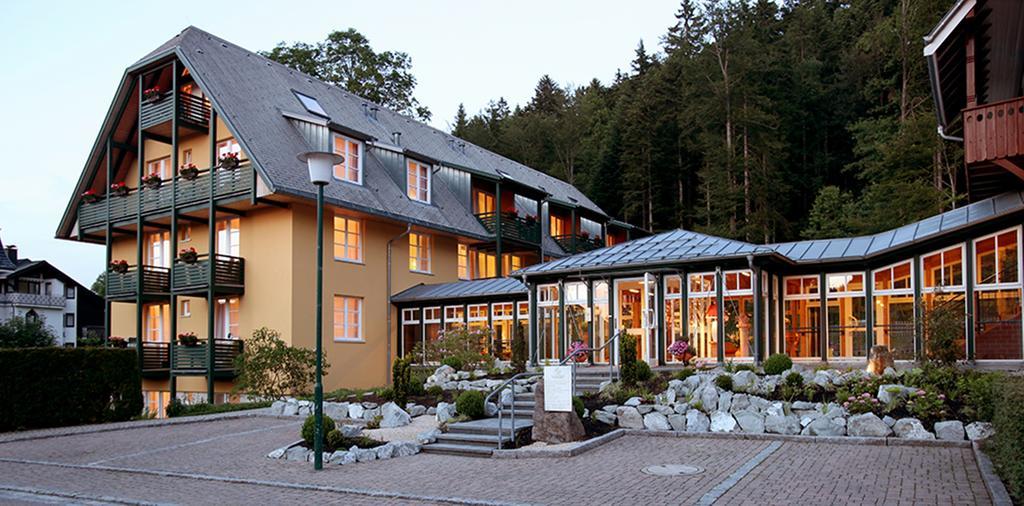 Ferien Residenz Bergfried Hotel Hinterzarten Exterior foto